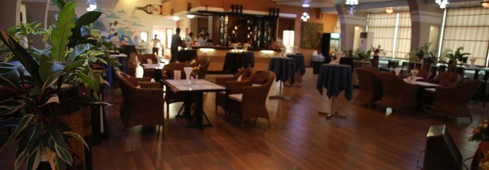 Hotel Queen Mandalay Luaran gambar