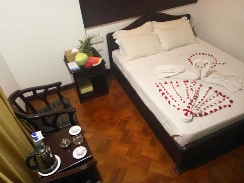 Hotel Queen Mandalay Luaran gambar