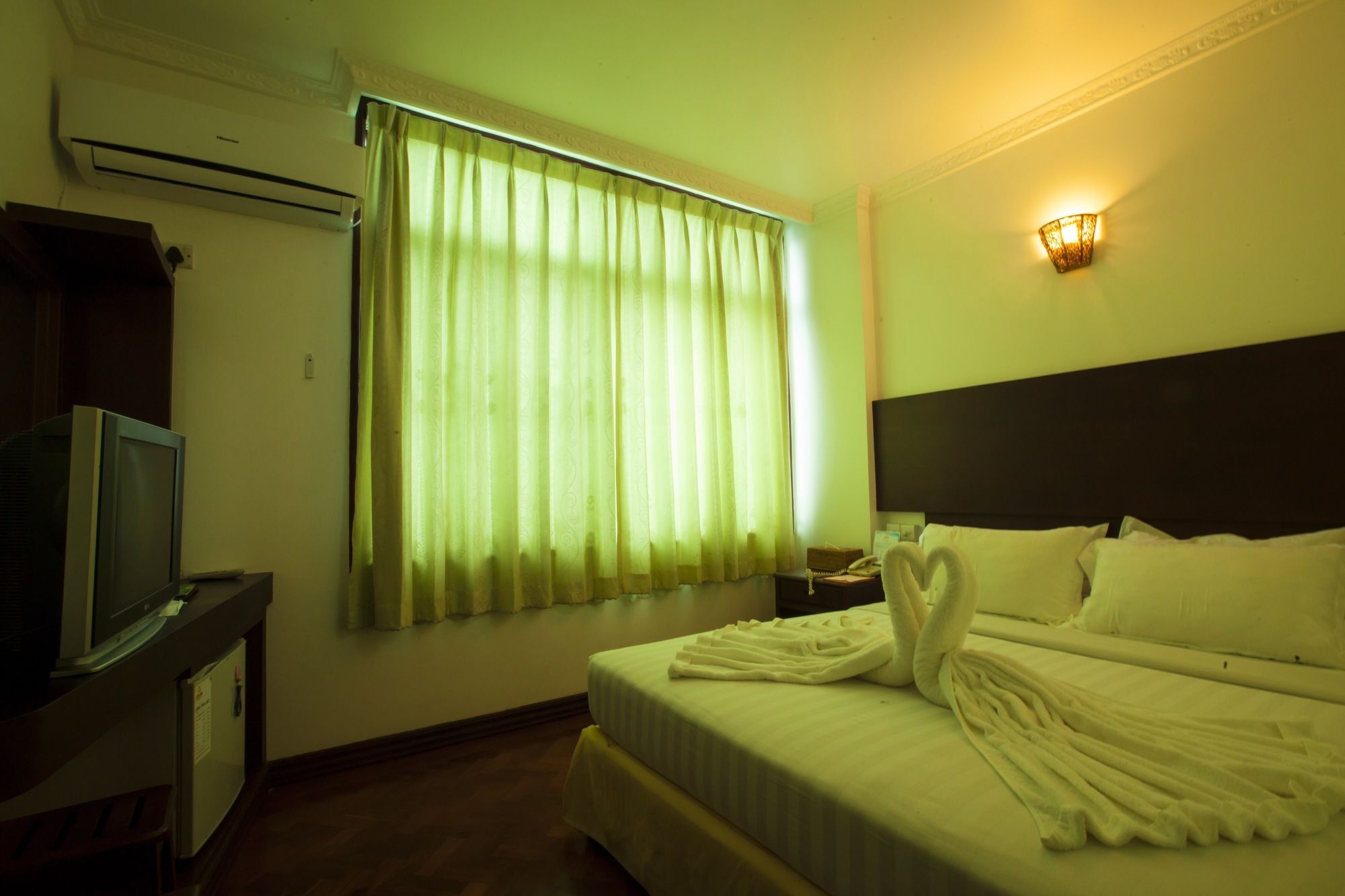 Hotel Queen Mandalay Luaran gambar