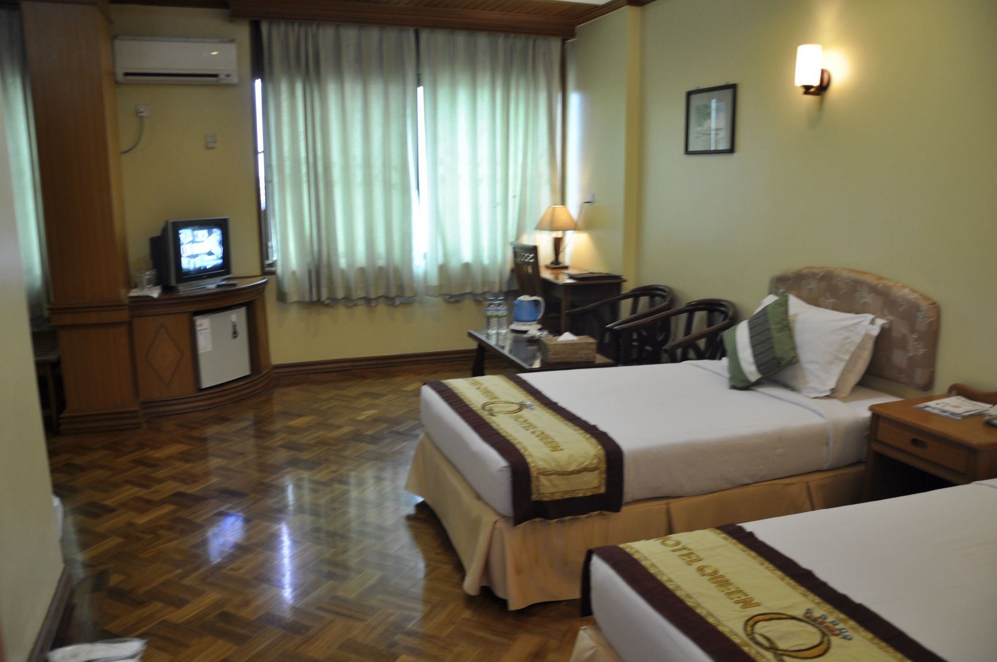 Hotel Queen Mandalay Luaran gambar