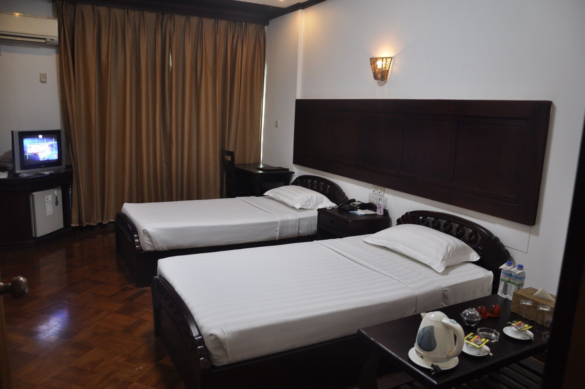 Hotel Queen Mandalay Luaran gambar